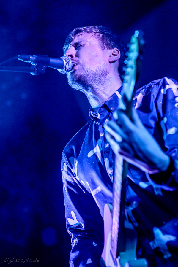 Django Django bei ihrem Konzert im Knust, Hamburg. Foto: © Benjamin Hüllenkremer